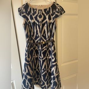 A line dress. Anne Klein size 2. With belt. Blue and beige pattern. Cap sleeves